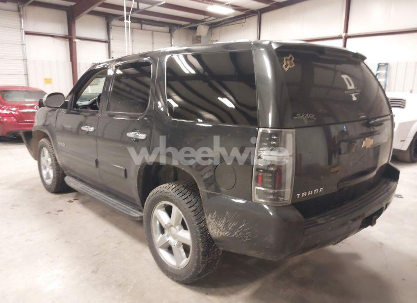 Photo 3 of 2013 Chevrolet Tahoe LT (VIN 1GNSKBE04DR306862)