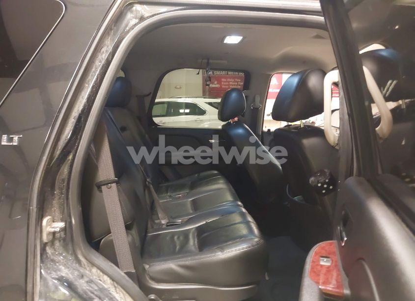 Photo 8 of 2013 Chevrolet Tahoe LT (VIN 1GNSKBE04DR306862)