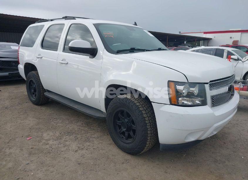2013 Chevrolet Tahoe LT (VIN 1GNSKBE04DR323614) main photo