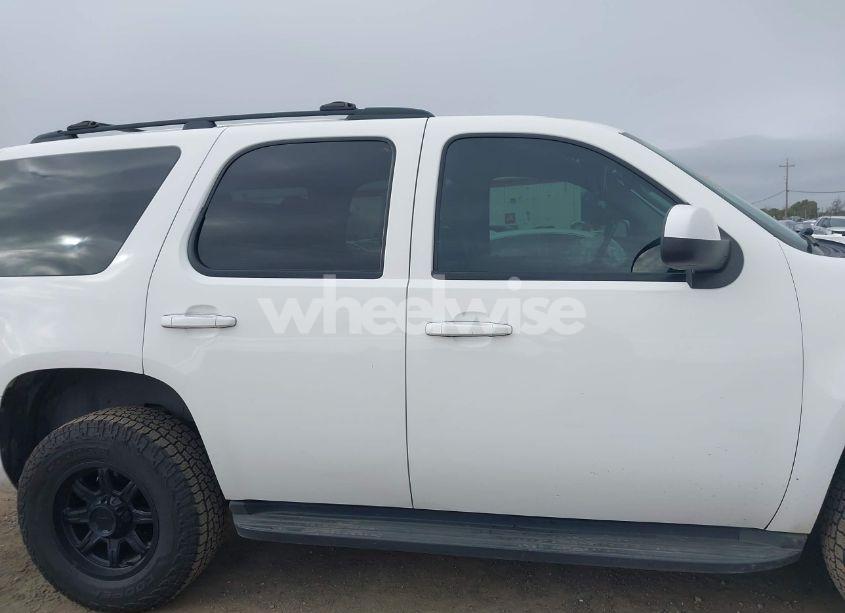 Photo 14 of 2013 Chevrolet Tahoe LT (VIN 1GNSKBE04DR323614)