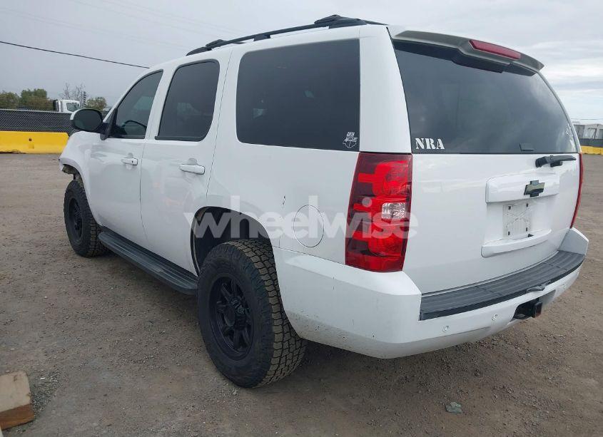 Photo 3 of 2013 Chevrolet Tahoe LT (VIN 1GNSKBE04DR323614)