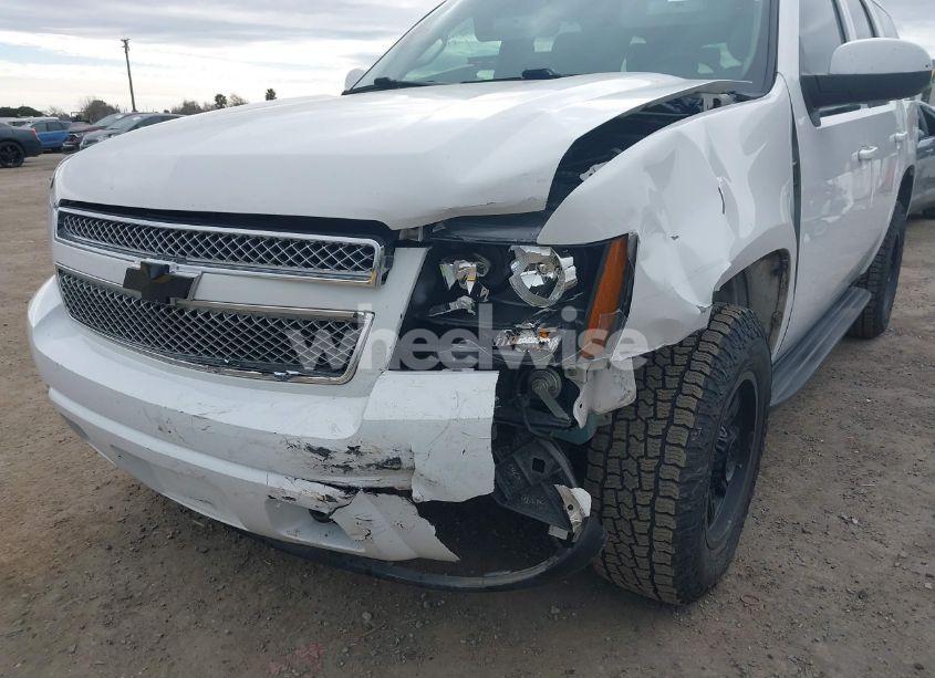 Photo 6 of 2013 Chevrolet Tahoe LT (VIN 1GNSKBE04DR323614)