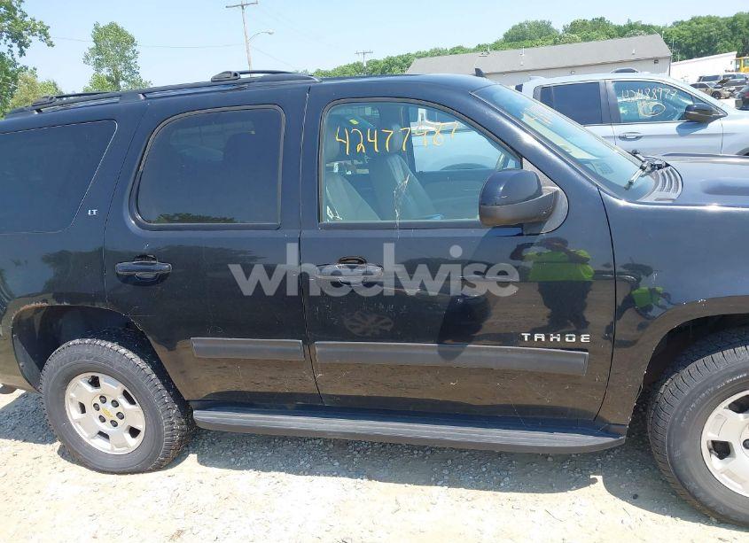 Photo 13 of 2011 Chevrolet Tahoe LT (VIN 1GNSKBE05BR102875)