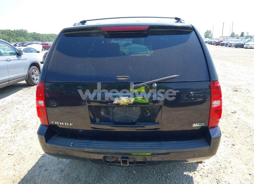 Photo 16 of 2011 Chevrolet Tahoe LT (VIN 1GNSKBE05BR102875)