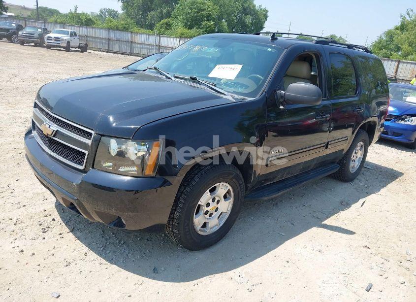 Photo 2 of 2011 Chevrolet Tahoe LT (VIN 1GNSKBE05BR102875)