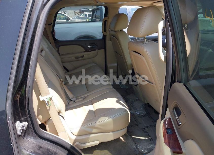 Photo 8 of 2011 Chevrolet Tahoe LT (VIN 1GNSKBE05BR102875)