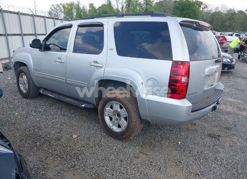 Photo 3 of 2011 Chevrolet Tahoe LT (VIN 1GNSKBE05BR221199)