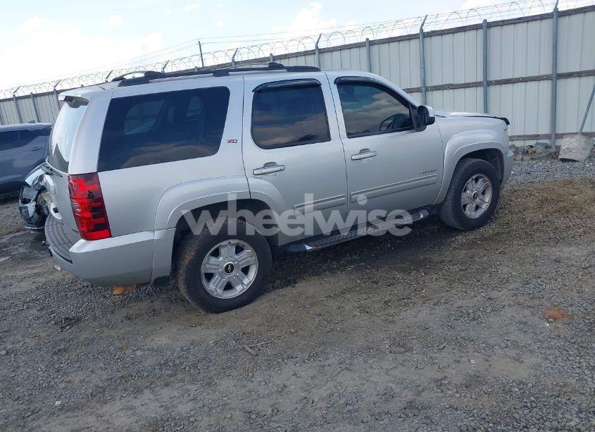 Photo 4 of 2011 Chevrolet Tahoe LT (VIN 1GNSKBE05BR221199)