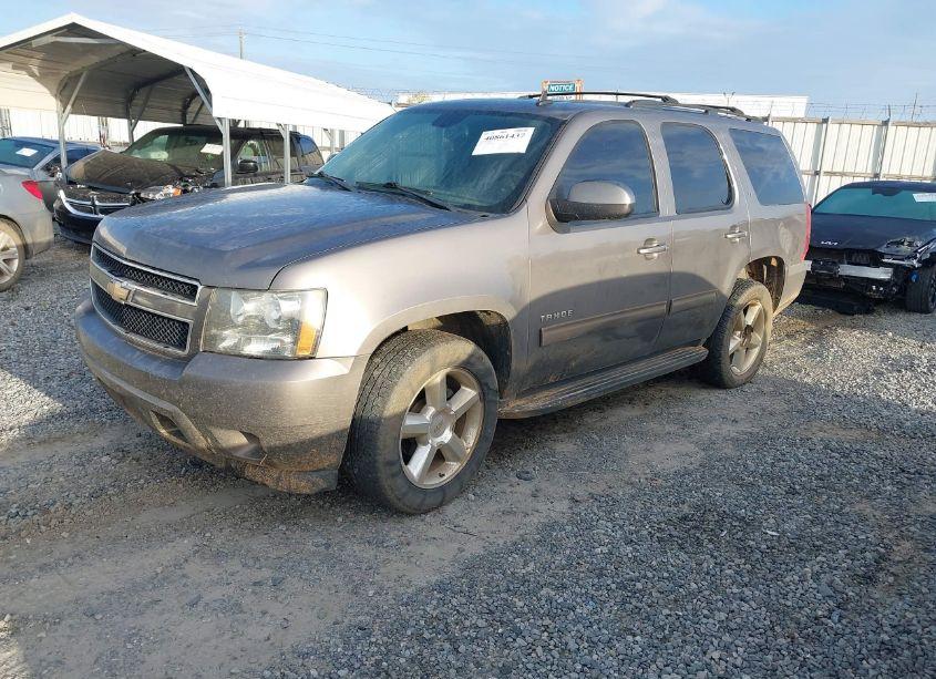 Photo 2 of 2011 Chevrolet Tahoe LT (VIN 1GNSKBE05BR278888)