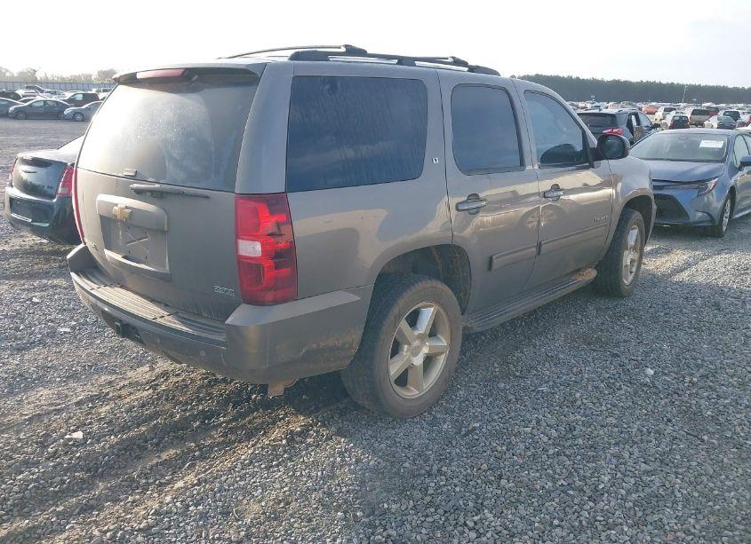 Photo 4 of 2011 Chevrolet Tahoe LT (VIN 1GNSKBE05BR278888)
