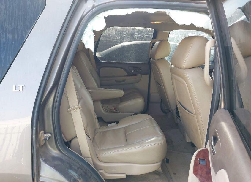 Photo 8 of 2011 Chevrolet Tahoe LT (VIN 1GNSKBE05BR278888)