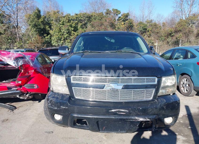 Photo 12 of 2011 Chevrolet Tahoe LT (VIN 1GNSKBE05BR335798)