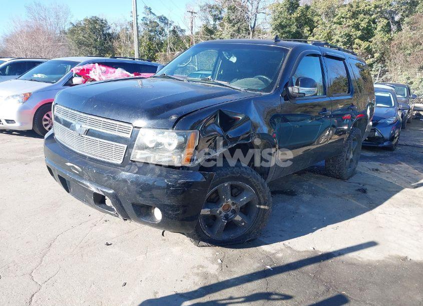 Photo 2 of 2011 Chevrolet Tahoe LT (VIN 1GNSKBE05BR335798)