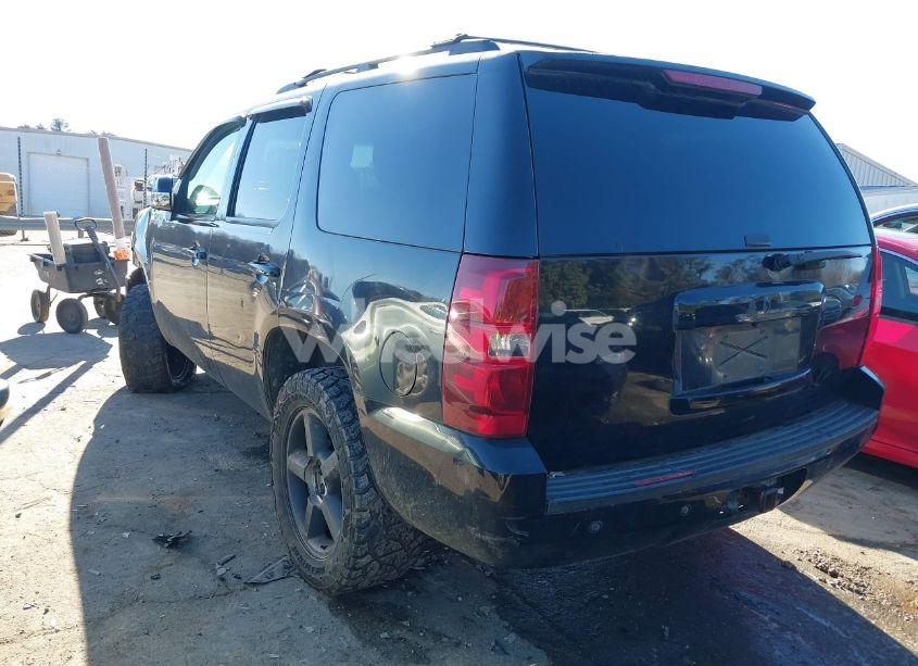 Photo 3 of 2011 Chevrolet Tahoe LT (VIN 1GNSKBE05BR335798)