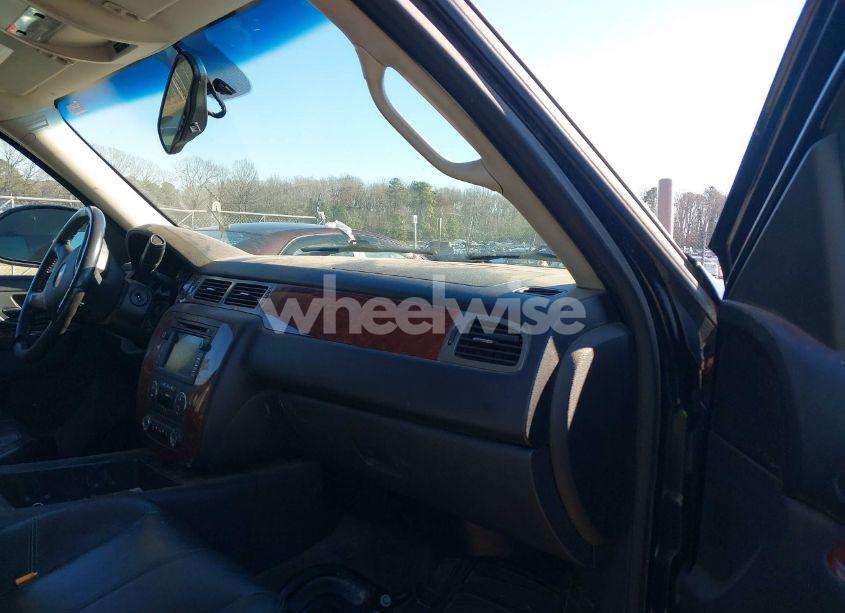 Photo 5 of 2011 Chevrolet Tahoe LT (VIN 1GNSKBE05BR335798)