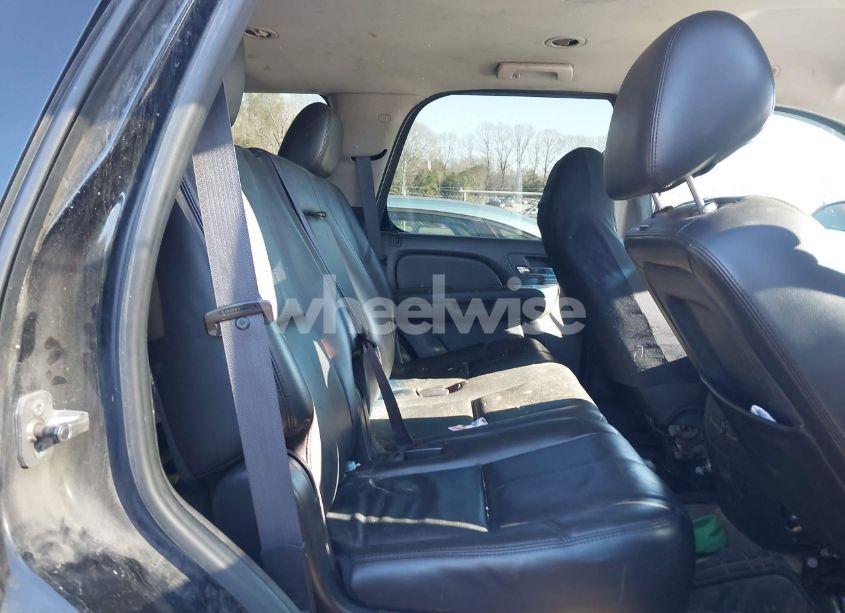 Photo 8 of 2011 Chevrolet Tahoe LT (VIN 1GNSKBE05BR335798)