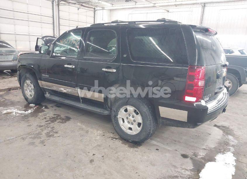 Photo 3 of 2013 Chevrolet Tahoe LT (VIN 1GNSKBE05DR128783)