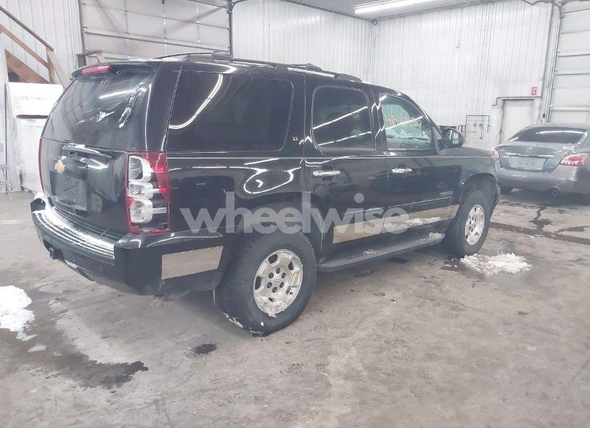 Photo 4 of 2013 Chevrolet Tahoe LT (VIN 1GNSKBE05DR128783)