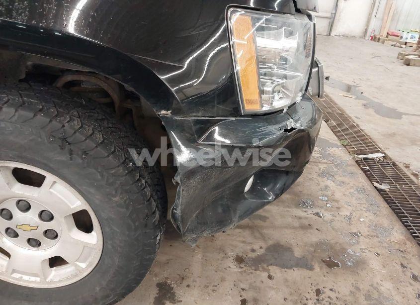 Photo 6 of 2013 Chevrolet Tahoe LT (VIN 1GNSKBE05DR128783)