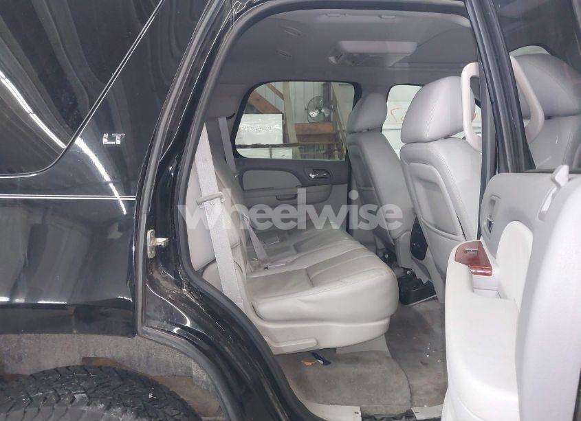 Photo 8 of 2013 Chevrolet Tahoe LT (VIN 1GNSKBE05DR128783)