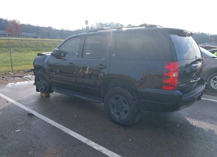 Photo 3 of 2013 Chevrolet Tahoe LT (VIN 1GNSKBE05DR234814)