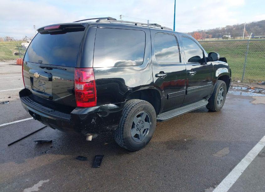 Photo 4 of 2013 Chevrolet Tahoe LT (VIN 1GNSKBE05DR234814)