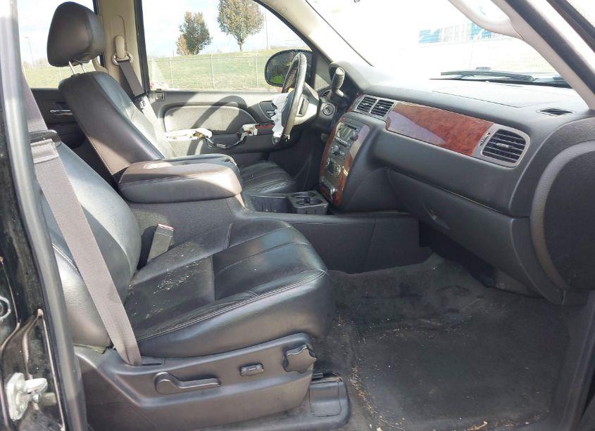 Photo 5 of 2013 Chevrolet Tahoe LT (VIN 1GNSKBE05DR234814)