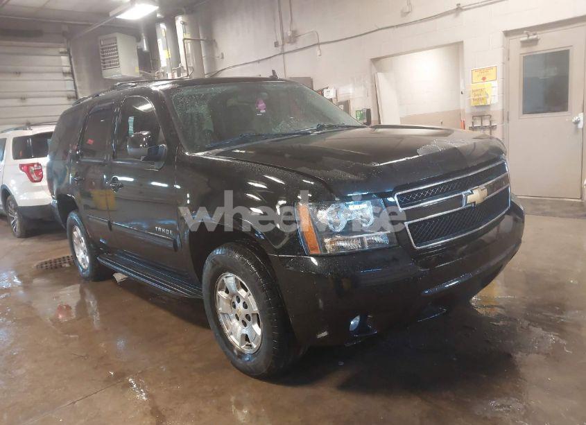 2013 Chevrolet Tahoe LT (VIN 1GNSKBE05DR334699) main photo