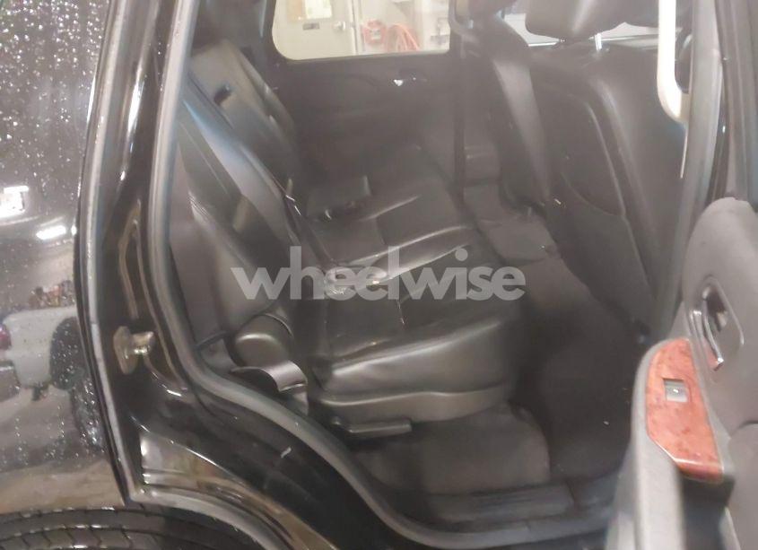 Photo 8 of 2013 Chevrolet Tahoe LT (VIN 1GNSKBE05DR334699)