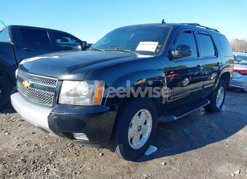 Photo 2 of 2014 Chevrolet Tahoe LT (VIN 1GNSKBE05ER210224)