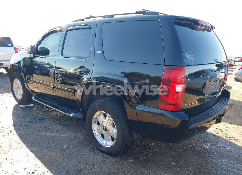 Photo 3 of 2014 Chevrolet Tahoe LT (VIN 1GNSKBE05ER210224)