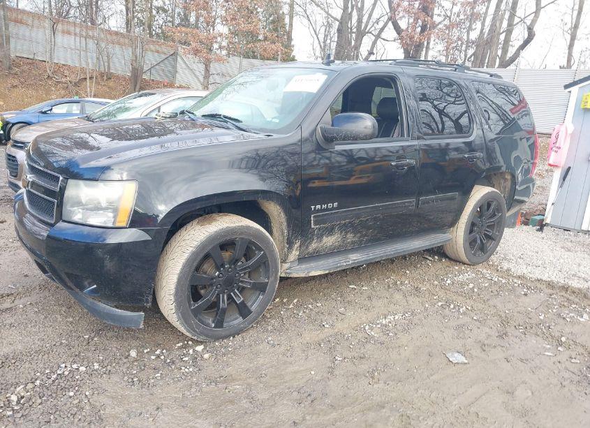 Photo 2 of 2011 Chevrolet Tahoe LT (VIN 1GNSKBE06BR214276)