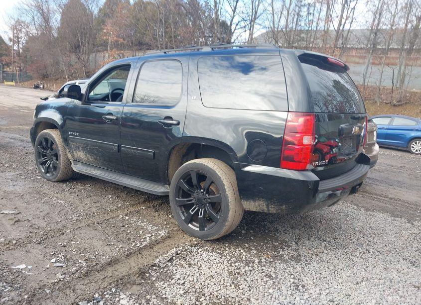 Photo 3 of 2011 Chevrolet Tahoe LT (VIN 1GNSKBE06BR214276)