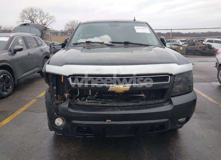 Photo 12 of 2011 Chevrolet Tahoe LT (VIN 1GNSKBE06BR245382)