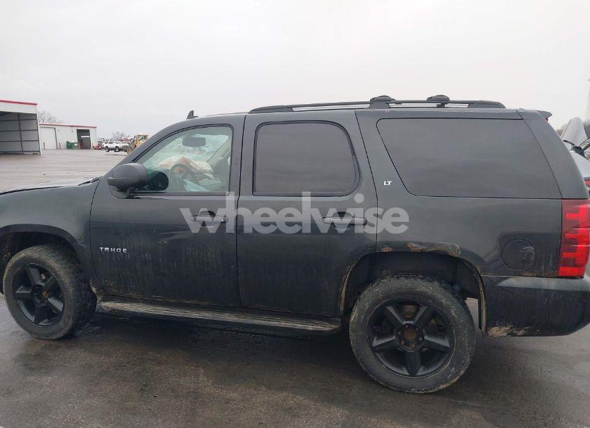 Photo 14 of 2011 Chevrolet Tahoe LT (VIN 1GNSKBE06BR245382)