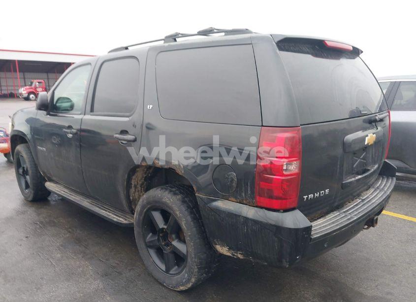 Photo 3 of 2011 Chevrolet Tahoe LT (VIN 1GNSKBE06BR245382)