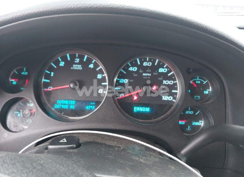 Photo 7 of 2011 Chevrolet Tahoe LT (VIN 1GNSKBE06BR245382)