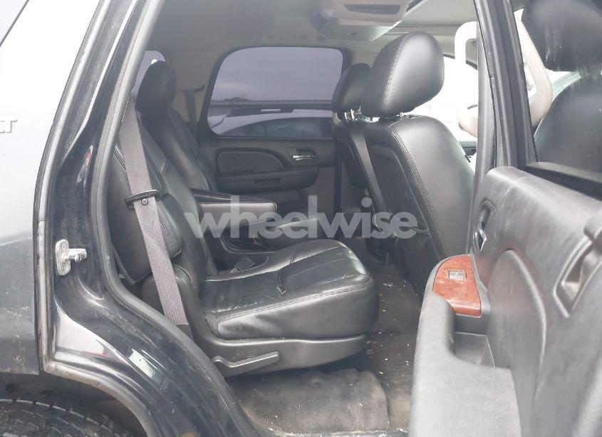 Photo 8 of 2011 Chevrolet Tahoe LT (VIN 1GNSKBE06BR245382)