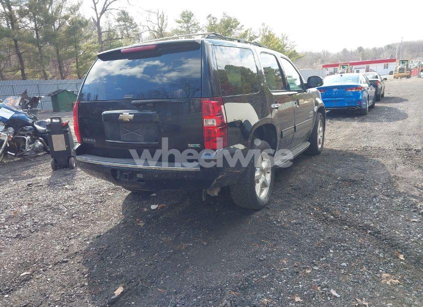 Photo 4 of 2011 Chevrolet Tahoe LT (VIN 1GNSKBE06BR264451)