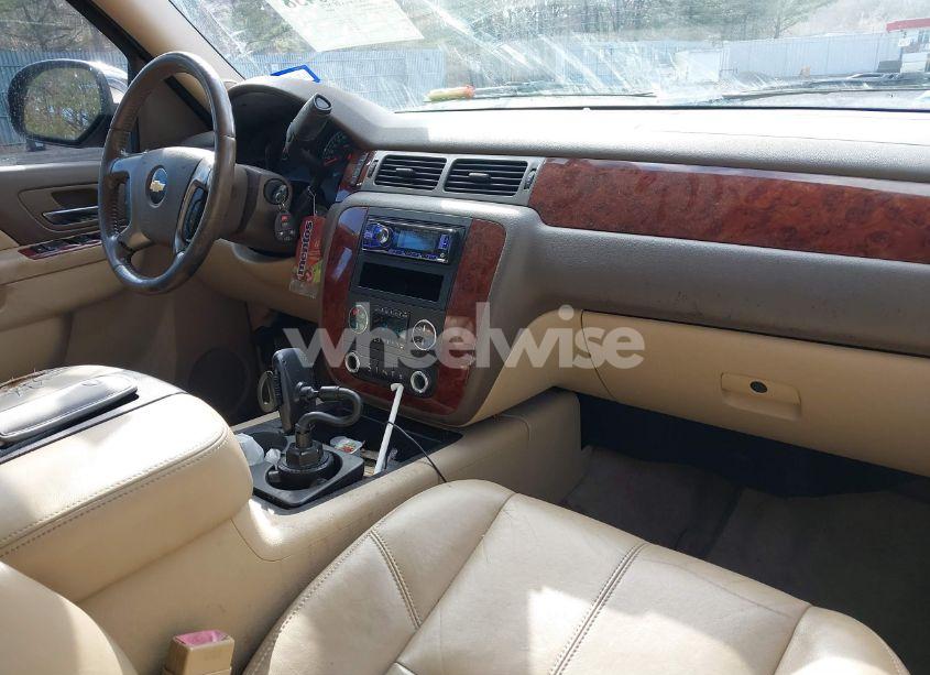 Photo 5 of 2011 Chevrolet Tahoe LT (VIN 1GNSKBE06BR264451)