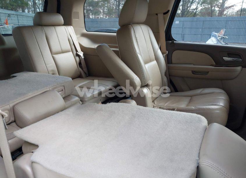 Photo 8 of 2011 Chevrolet Tahoe LT (VIN 1GNSKBE06BR264451)