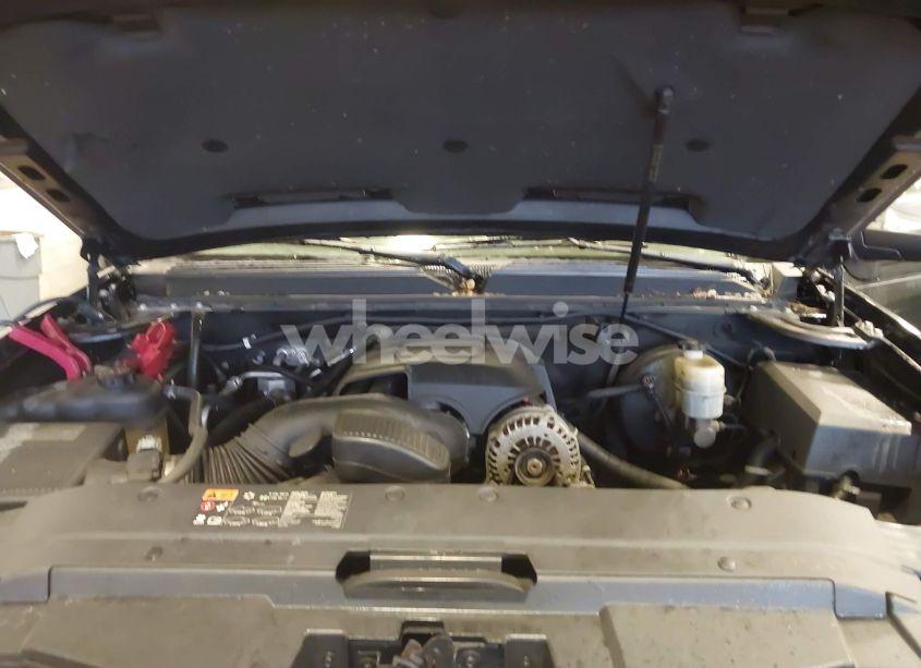 Photo 10 of 2011 Chevrolet Tahoe LT (VIN 1GNSKBE06BR303636)