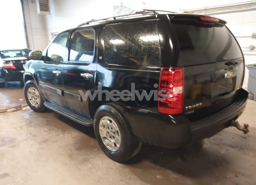 Photo 3 of 2011 Chevrolet Tahoe LT (VIN 1GNSKBE06BR303636)