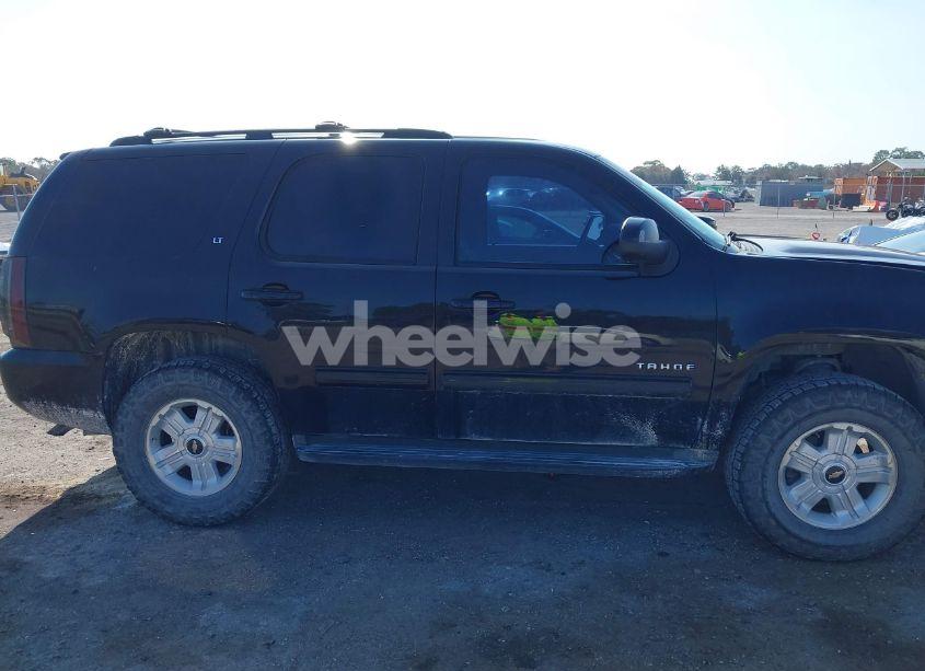 Photo 13 of 2011 Chevrolet Tahoe LT (VIN 1GNSKBE06BR370947)