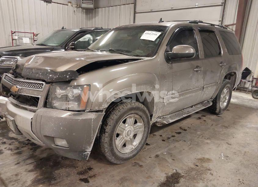 Photo 2 of 2012 Chevrolet Tahoe LT (VIN 1GNSKBE06CR160530)
