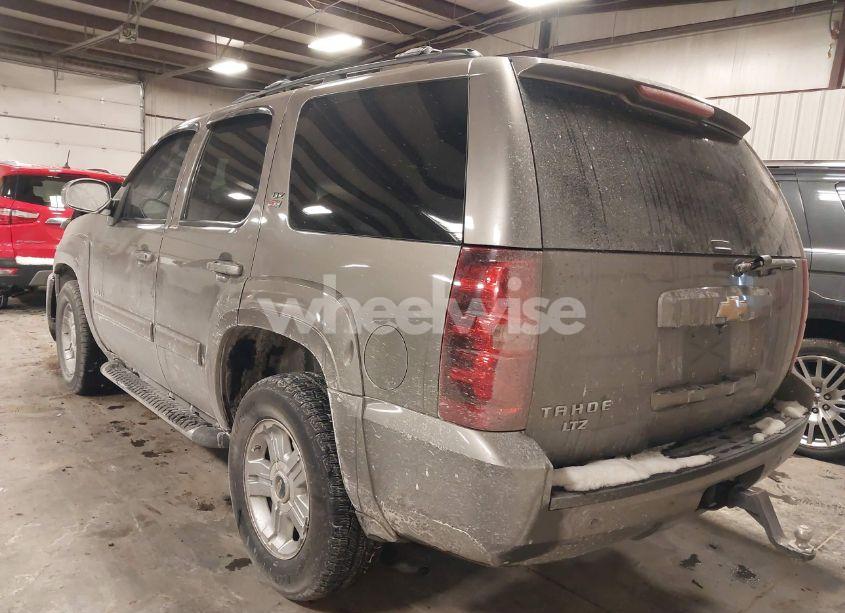 Photo 3 of 2012 Chevrolet Tahoe LT (VIN 1GNSKBE06CR160530)