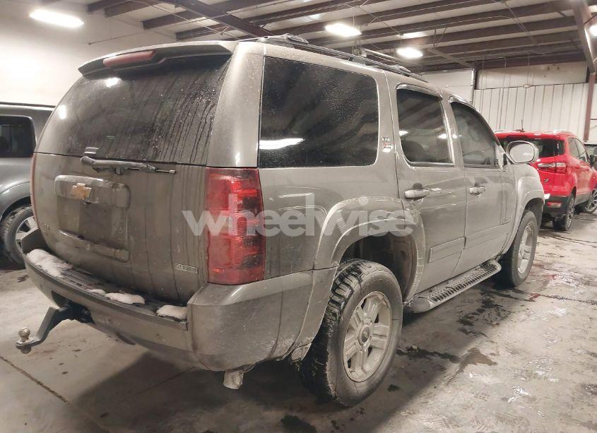 Photo 4 of 2012 Chevrolet Tahoe LT (VIN 1GNSKBE06CR160530)