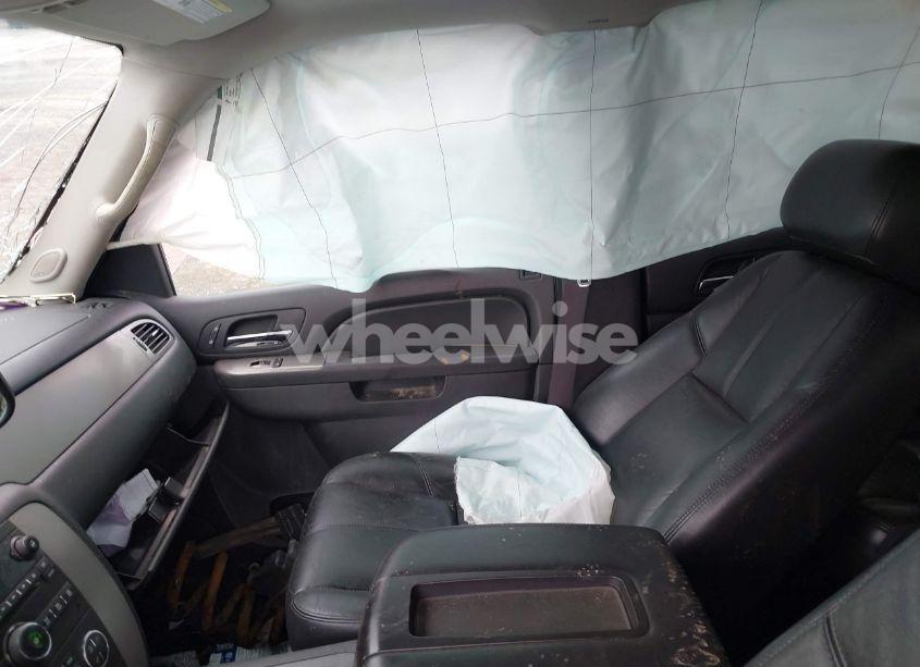 Photo 5 of 2012 Chevrolet Tahoe LT (VIN 1GNSKBE06CR202713)