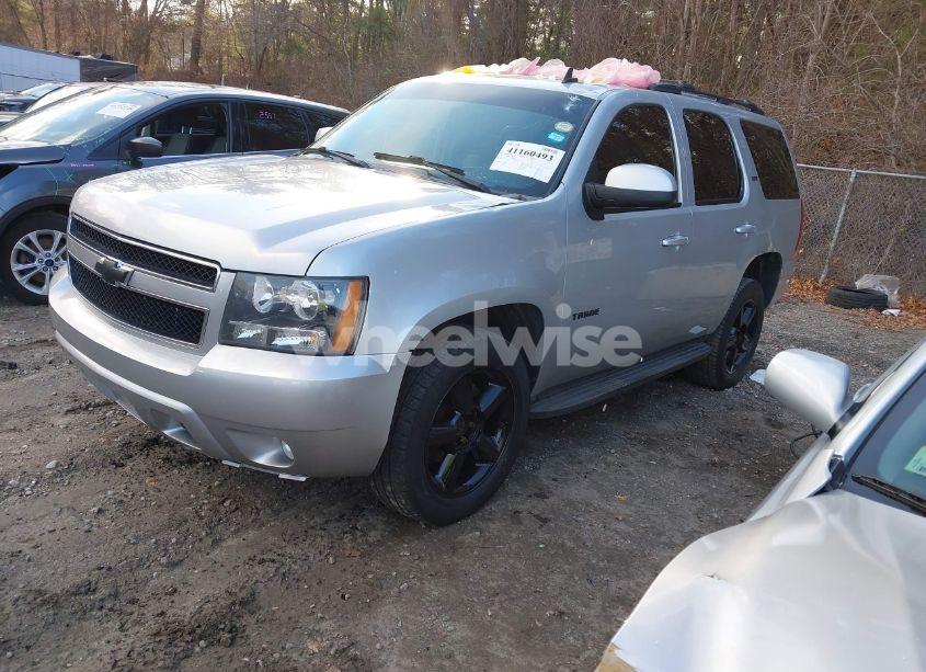 Photo 2 of 2012 Chevrolet Tahoe LT (VIN 1GNSKBE06CR212349)