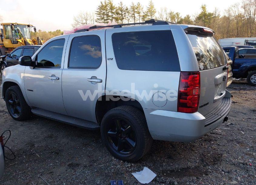 Photo 3 of 2012 Chevrolet Tahoe LT (VIN 1GNSKBE06CR212349)
